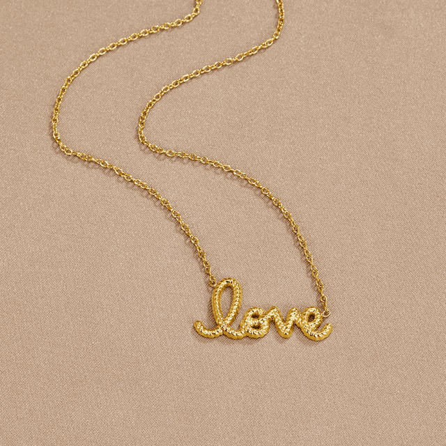 Colar "Love" Pendente