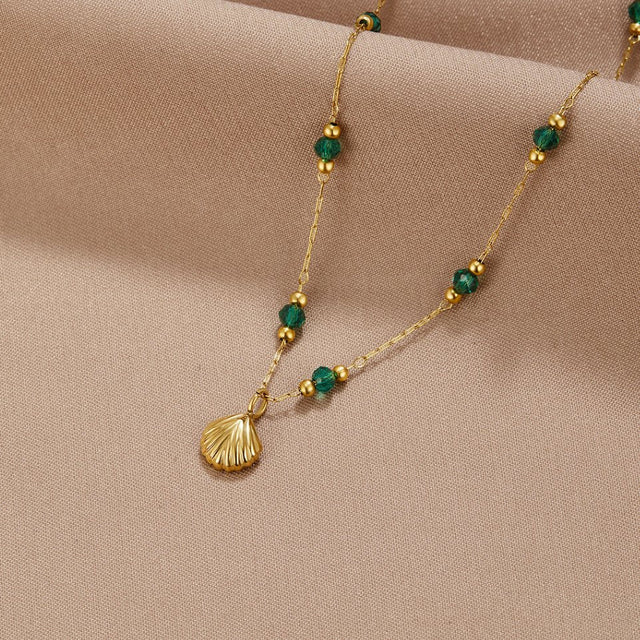 Colar Nerissa com Concha e Conta Verde Dourado