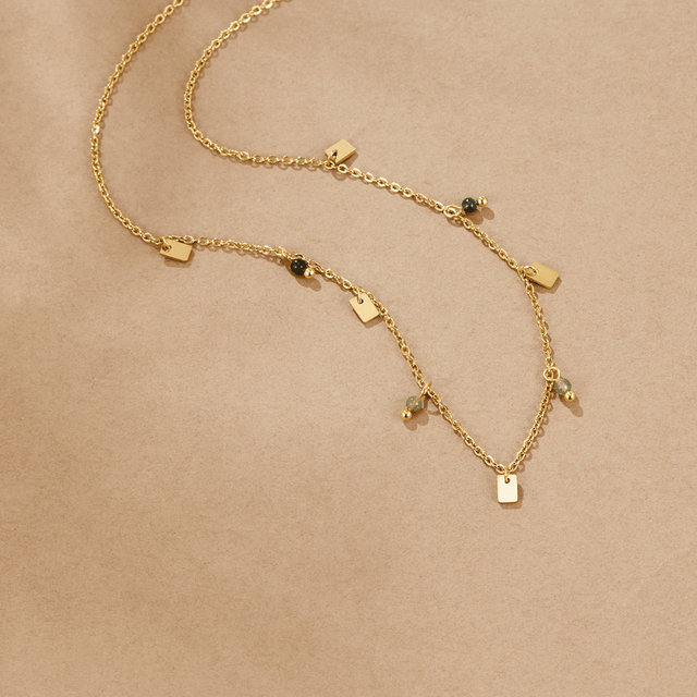 Colar Tara com Gota Quadrada Dourada
