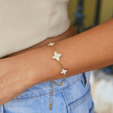 Pulseira Branco Flor Pétala